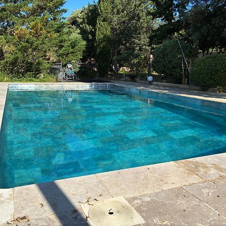Gite 2 Chambres Avec Piscine Sernhac Екстер'єр фото