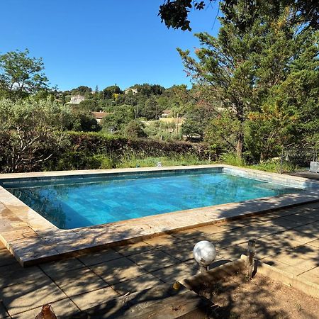 Gite 2 Chambres Avec Piscine Sernhac Екстер'єр фото