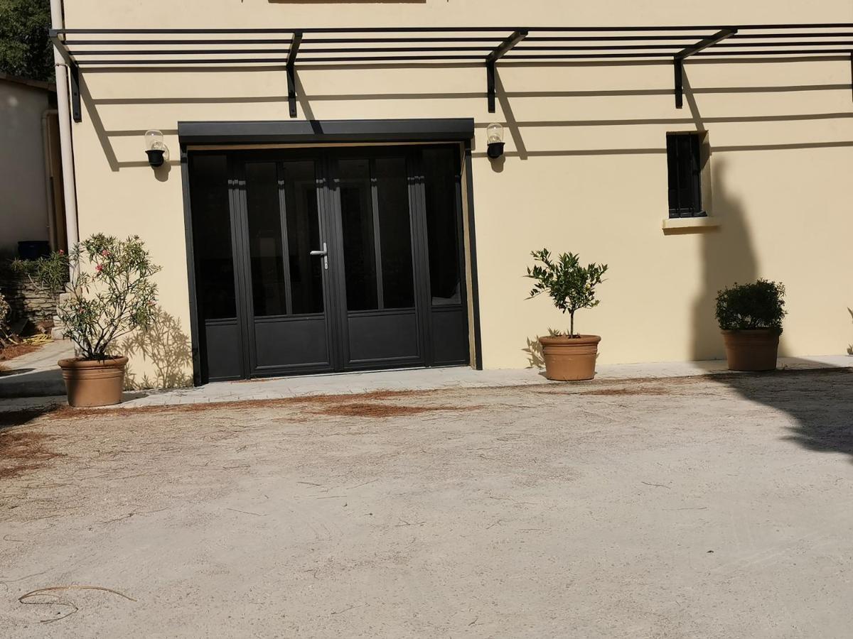 Gite 2 Chambres Avec Piscine Sernhac Екстер'єр фото