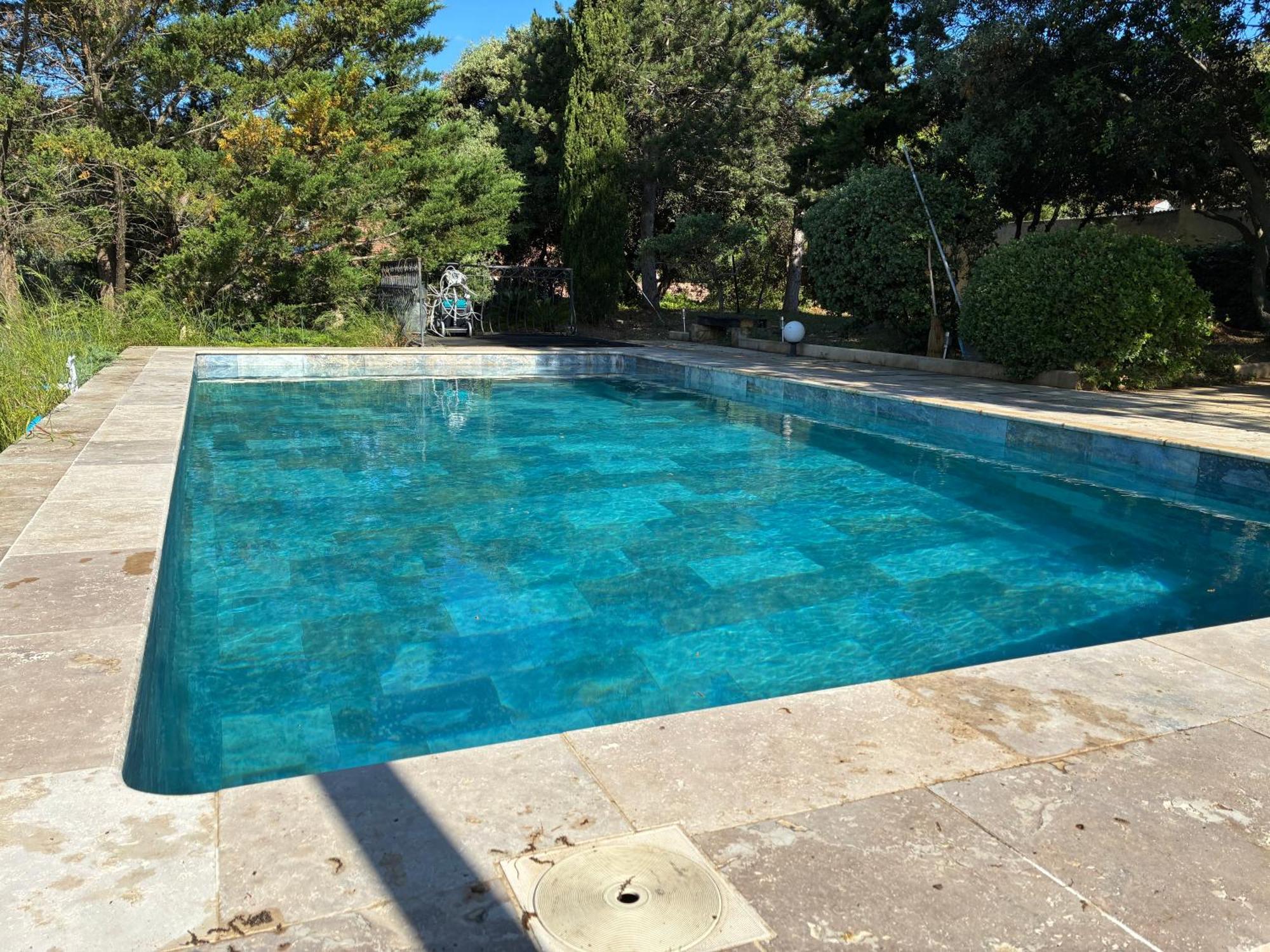 Gite 2 Chambres Avec Piscine Sernhac Екстер'єр фото