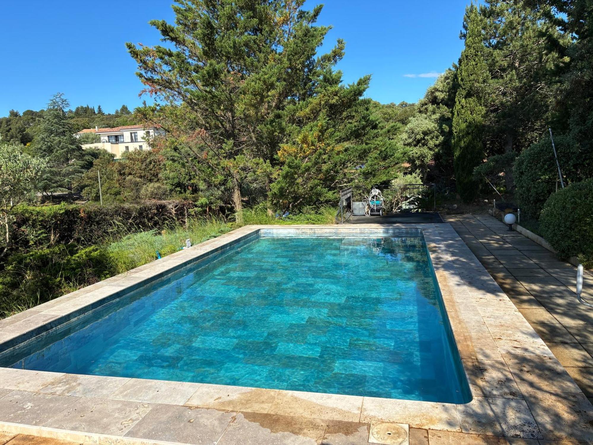 Gite 2 Chambres Avec Piscine Sernhac Екстер'єр фото